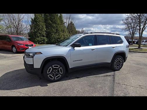 Silver Zynith Clearcoat 2026 Jeep Cherokee Laredo 4x4