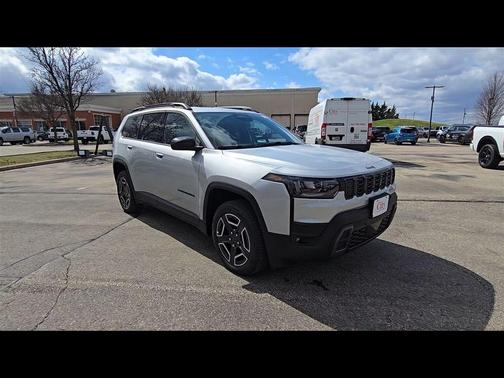 Silver Zynith Clearcoat 2026 Jeep Cherokee Laredo 4x4