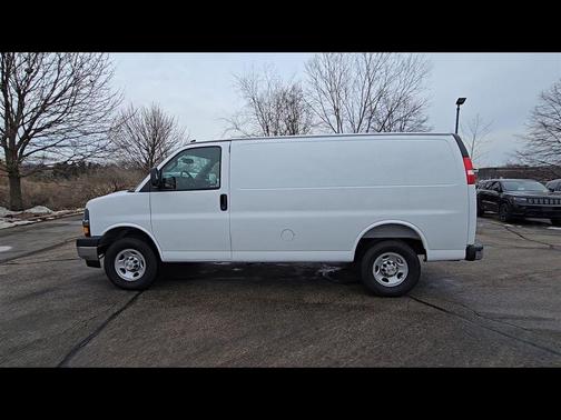 2025 Chevrolet Express 3500 RWD 3500 Regular Wheelbase WT