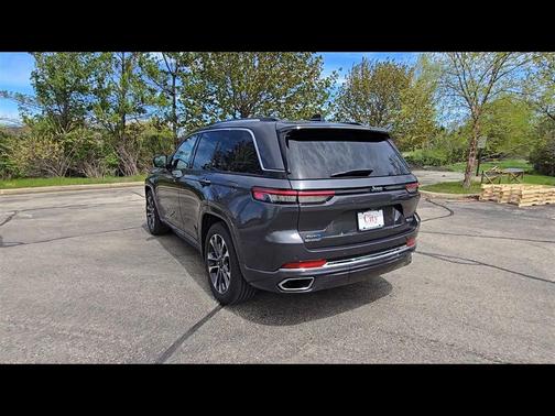 Baltic Gray Metallic Clearcoat 2023 Jeep Grand Cherokee 4xe Overland