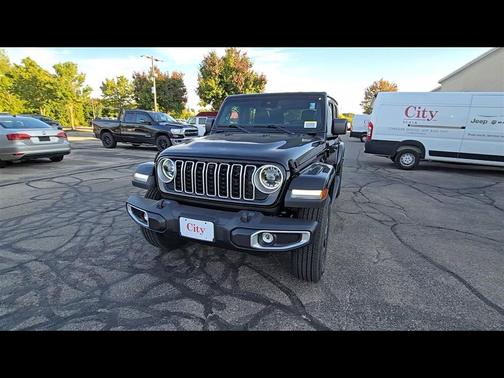 2025 Jeep Wrangler 4-Door Sahara 4x4