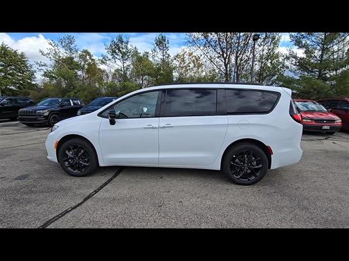 2026 Chrysler Pacifica Limited