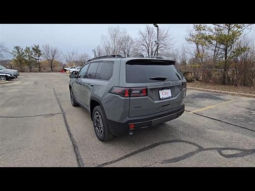 Sting-Gray Clearcoat 2026 Jeep Cherokee Laredo 4x4