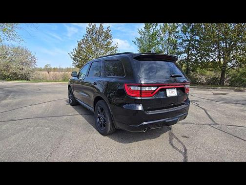 DB Black Crystal Clearcoat 2026 Dodge Durango GT Plus