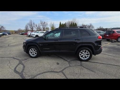 2016 Jeep Cherokee Sport