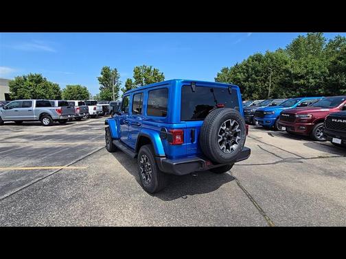 2025 Jeep Wrangler 4-Door Sahara 4x4