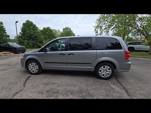 Billet Silver Metallic Clearcoat 2015 Dodge Grand Caravan AVP/SE