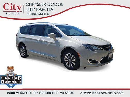 Luxury White Pearlcoat 2020 Chrysler Pacifica Touring-L Plus