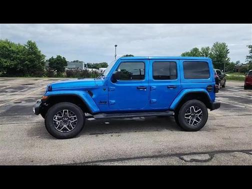 2025 Jeep Wrangler 4-Door Sahara 4x4