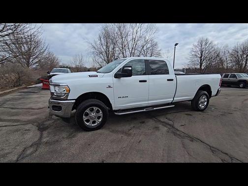 2024 RAM 3500 Big Horn Crew Cab 4x4 8' Box