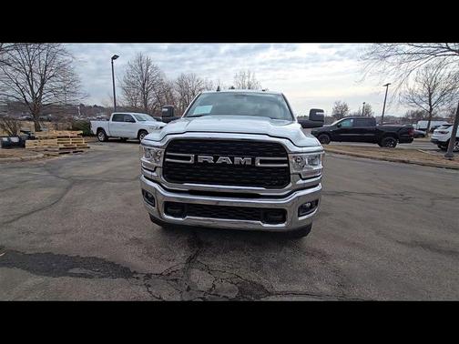 2024 RAM 3500 Big Horn Crew Cab 4x4 8' Box