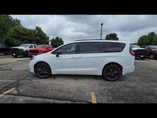 2025 Chrysler Pacifica Limited