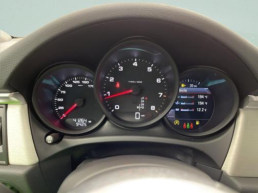 Dolomite Silver Metallic 2021 Porsche Macan Macan S