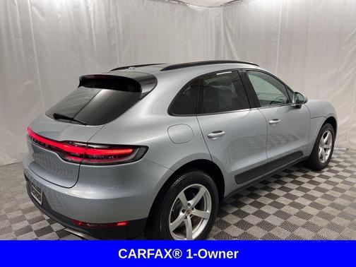 Dolomite Silver Metallic 2021 Porsche Macan Macan