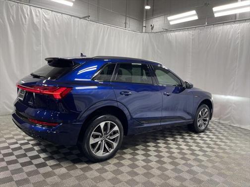 2021 Audi e-tron Premium Plus