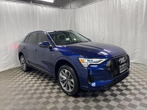 2021 Audi e-tron Premium Plus