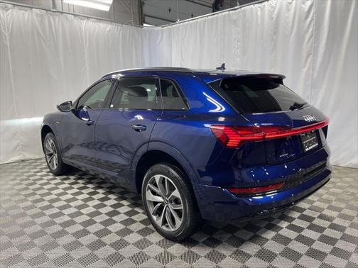 2021 Audi e-tron Premium Plus