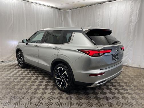 2024 Mitsubishi Outlander SE Black Edition w/Pano Roof S-AWC