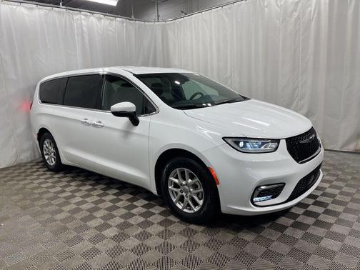 2023 Chrysler Pacifica Touring