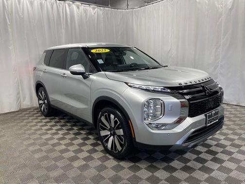 2025 Mitsubishi Outlander SE S-AWC