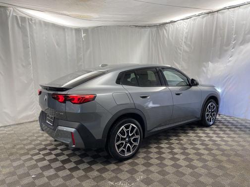 2025 BMW X2 xDrive28i