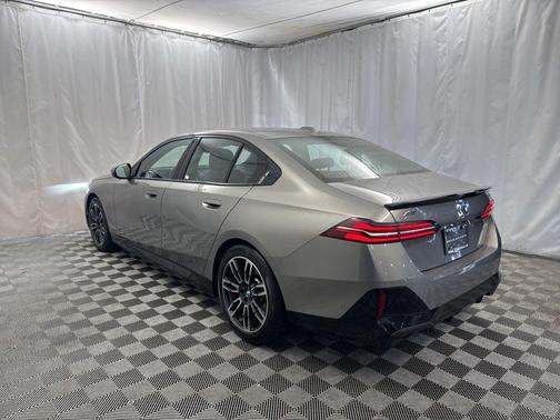 2024 BMW 530 i xDrive