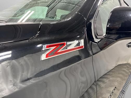 Black 2025 Chevrolet Suburban 4WD Z71