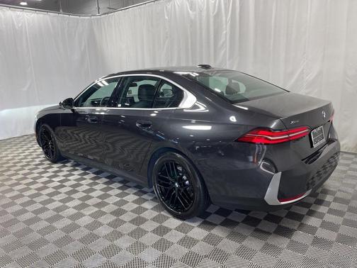 2024 BMW 530 i xDrive