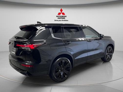 Black Diamond 2026 Mitsubishi Outlander LE 1.5T S-AWC