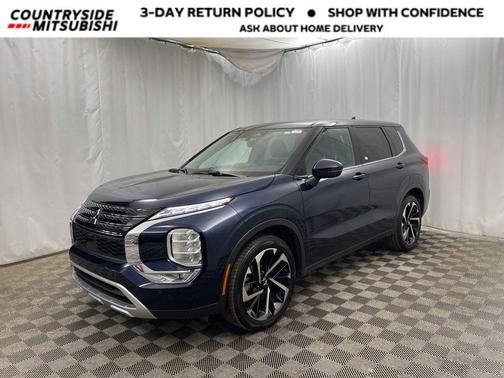 2024 Mitsubishi Outlander SE Black Edition w/Pano Roof