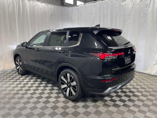 2025 Mitsubishi Outlander SE S-AWC