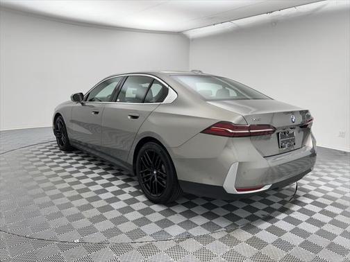 2024 BMW 530 i xDrive