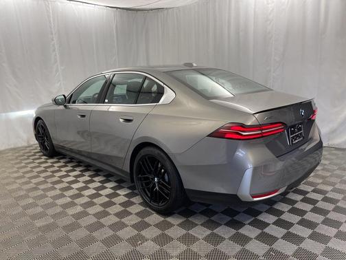 2024 BMW 530 i xDrive