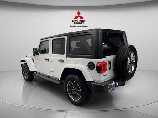 Bright White Clearcoat 2023 Jeep Wrangler 4xe Sahara