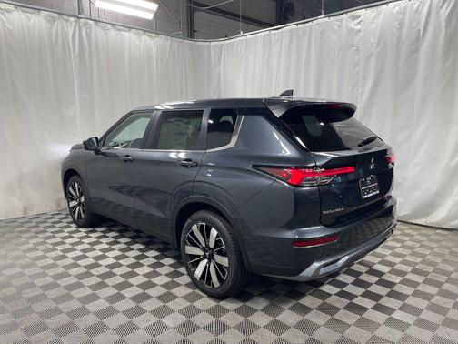 2025 Mitsubishi Outlander SE S-AWC