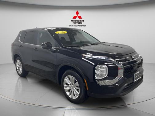 Labrador Black Pearl 2026 Mitsubishi Outlander ES 1.5T S-AWC