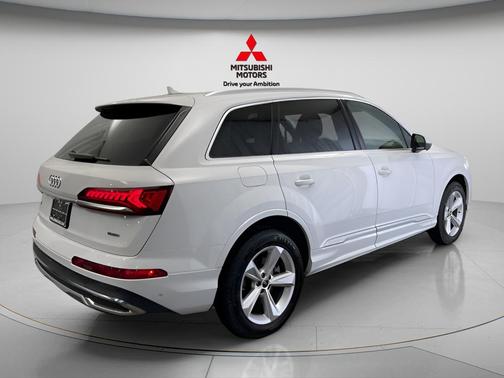 2024 Audi Q7 45 Premium Plus