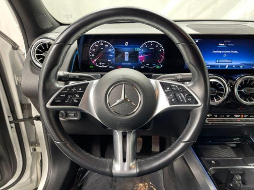 Polar White 2025 Mercedes-Benz GLB 250 4MATIC