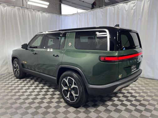 2023 Rivian R1S Adventure