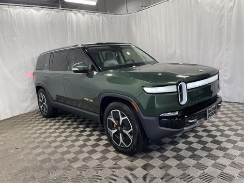 2023 Rivian R1S Adventure