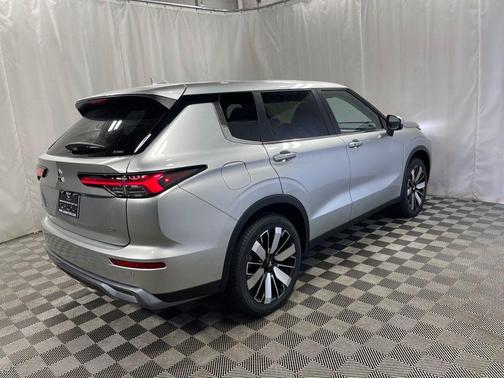 2025 Mitsubishi Outlander SE S-AWC