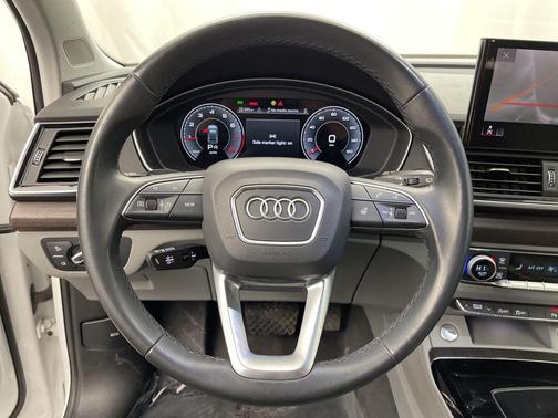 2024 Audi Q5 45 S line Premium Plus