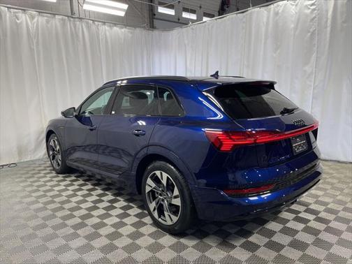 2022 Audi e-tron Premium