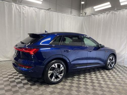 2022 Audi e-tron Premium