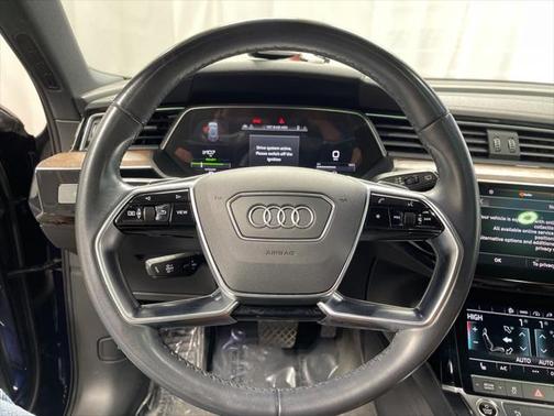 2022 Audi e-tron Premium