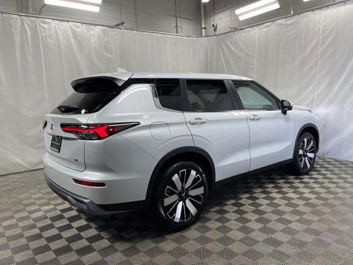2025 Mitsubishi Outlander SE S-AWC