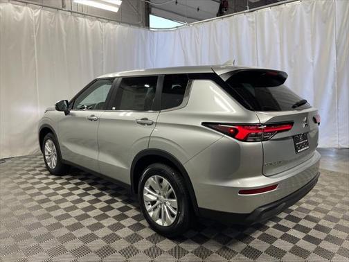 2025 Mitsubishi Outlander ES 2.5 S-AWC