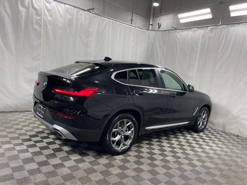 2024 BMW X4 xDrive30i