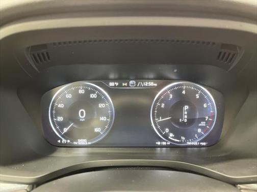 2021 Volvo XC60 T5 Momentum