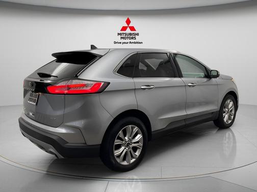 ICONIC SILVER 2024 Ford Edge Titanium